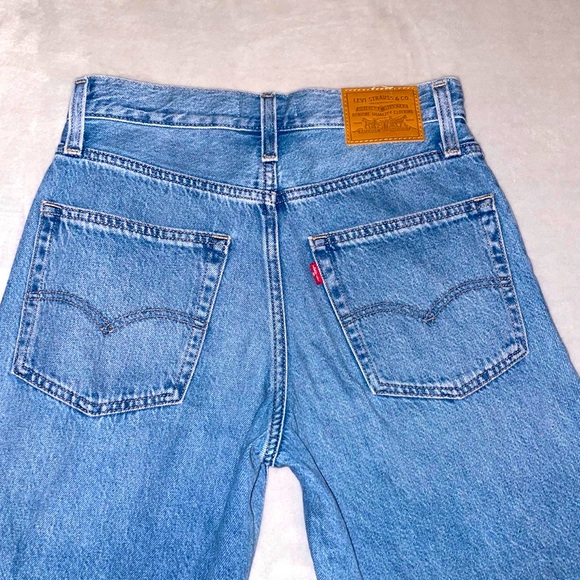 ⁉️Sold‼️Levi’s Baggy Dad 2015 Mid light wash Sz 24 - Picture 7 of 10